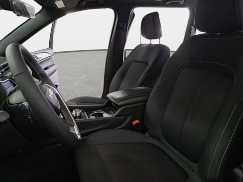 Used 2025 Jeep Grand Cherokee Laredo w/ Luxury Tech Group I image 17