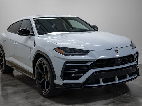 Used 2021 Lamborghini Urus image 14