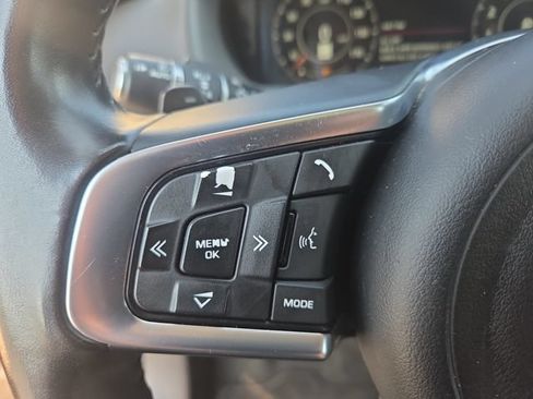 Used 2019 Jaguar F-PACE Portfolio AWD/4WD image 21