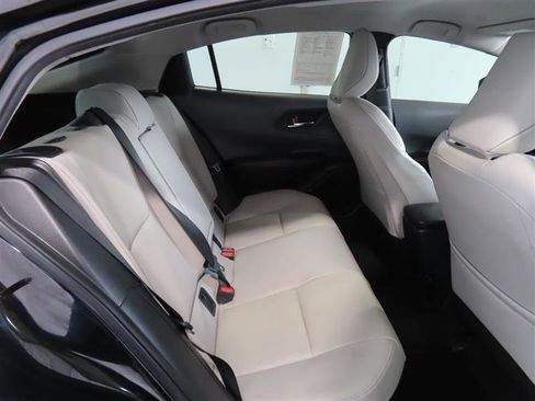 Used 2023 Toyota Prius XLE FWD image 32