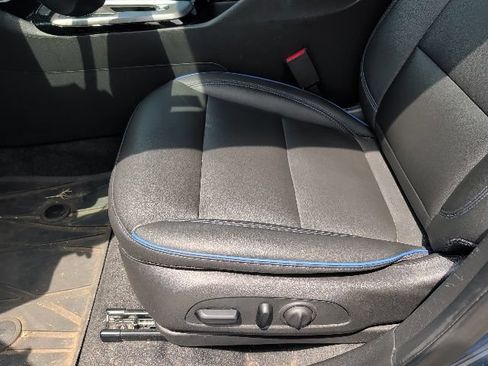 Used 2024 Buick Envista Sport Touring w/ Convenience I Package FWD image 15