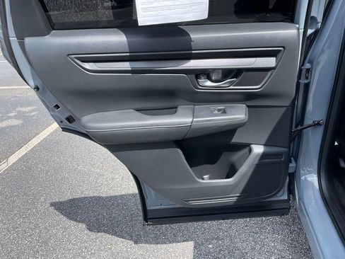 Certified 2025 Honda CR-V EX image 38