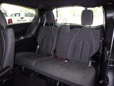 Used 2018 Chrysler Pacifica Touring Plus w/ S Appearance Package FWD image 30