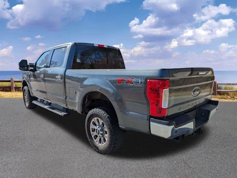 Used 2019 Ford F250 XLT w/ XLT Premium Package image 6