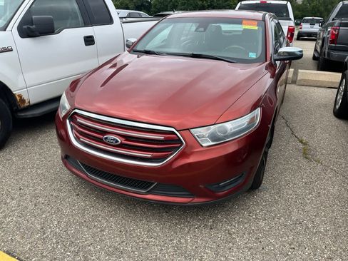 Used 2014 Ford Taurus Limited w/ Equipment Group 301A FWD image 4