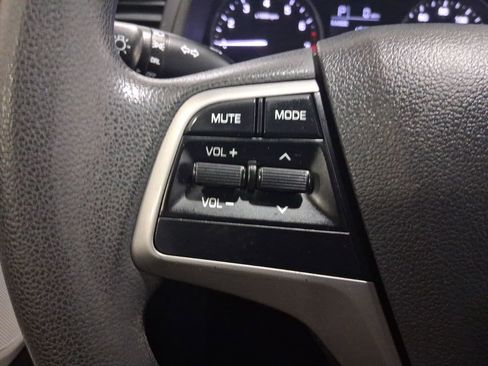 Used 2017 Hyundai Elantra SE FWD image 22