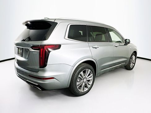 Used 2025 Cadillac XT6 Premium Luxury image 9