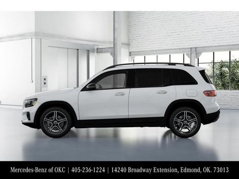 Used 2026 Mercedes-Benz GLB 250 4MATIC image 34