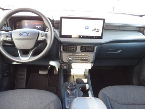 Used 2025 Ford Maverick XLT w/ Equipment Group 301A image 2