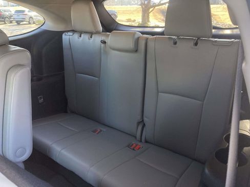 Used 2023 Toyota Highlander Platinum image 10