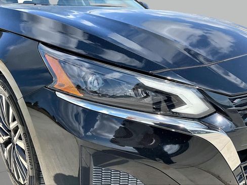 Used 2024 Nissan Altima 2.5 SV FWD image 26
