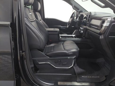 Used 2025 Ford F250 Platinum w/ FX4 Off-Road Package AWD/4WD image 20