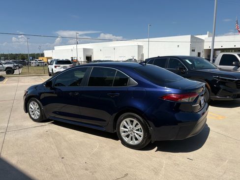 Used 2024 Toyota Corolla XLE FWD image 6