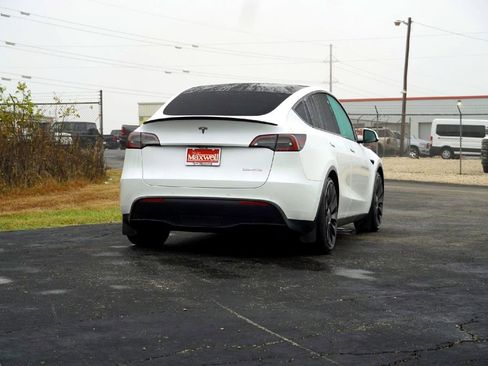 Used 2022 Tesla Model Y Performance image 6