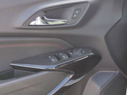 New 2026 Chevrolet Trax RS w/ Sunroof Package image 22