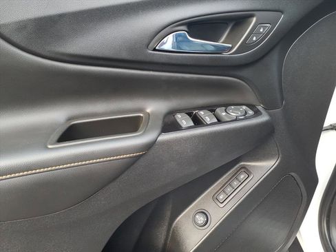 Used 2022 Chevrolet Equinox Premier image 6