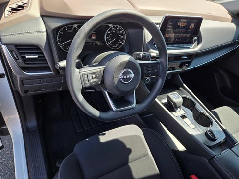 Used 2023 Nissan Rogue S AWD/4WD image 18