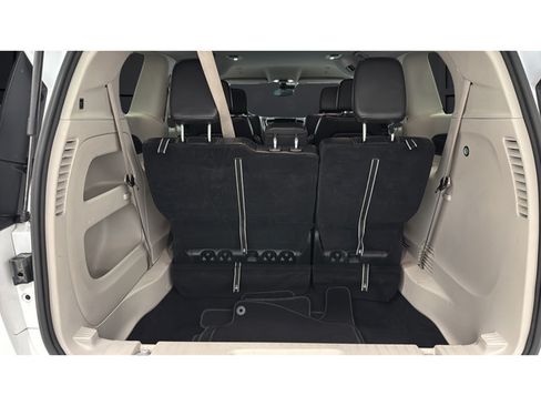 Used 2023 Chrysler Pacifica Touring-L FWD image 25