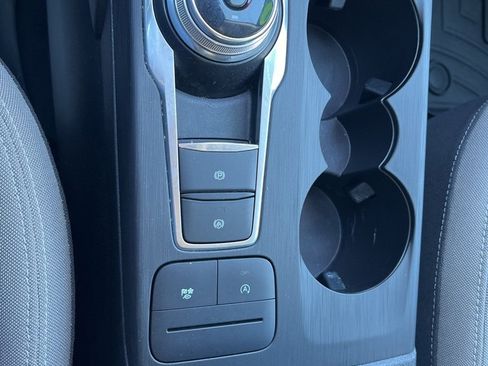 Used 2020 Ford Escape SE image 20