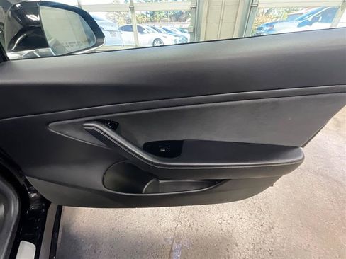 Used 2018 Tesla Model 3 Long Range image 17