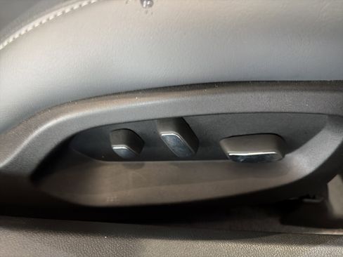 Used 2015 Chevrolet Corvette Z06 w/ 3LZ Preferred Equipment Group image 35