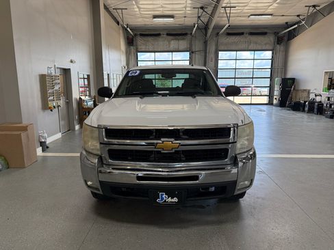 Used 2009 Chevrolet Silverado 2500 LT w/ Exterior Plus Package AWD/4WD image 3