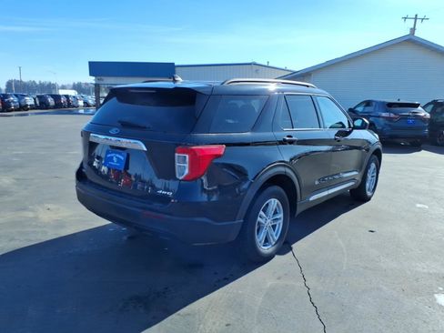 Used 2022 Ford Explorer XLT AWD/4WD image 6