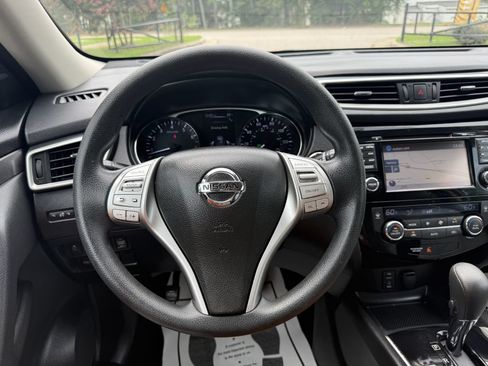 Used 2016 Nissan Rogue SV w/ SV Premium Package FWD image 13