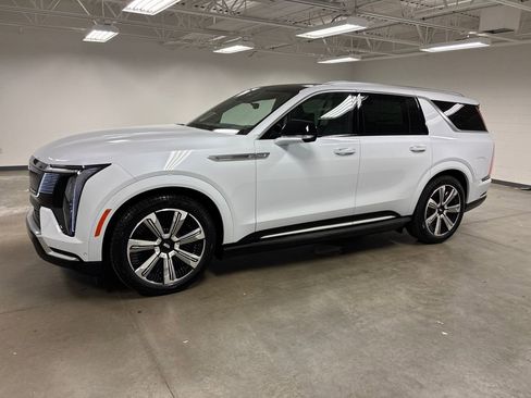 New 2026 Cadillac Escalade IQL Luxury w/ LPO, Floor Liner Package image 7