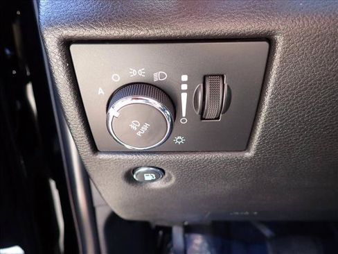 Used 2018 Jeep Grand Cherokee Limited AWD/4WD image 16