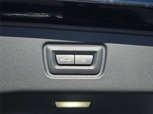 Used 2026 BMW M5 Touring image 9