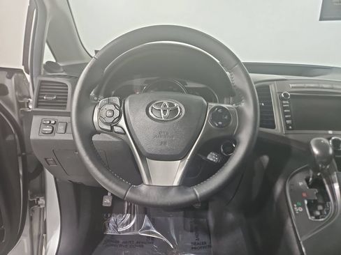 Used 2014 Toyota Venza Limited AWD/4WD image 15