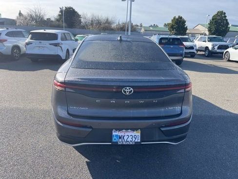 Used 2024 Toyota Crown Limited image 6