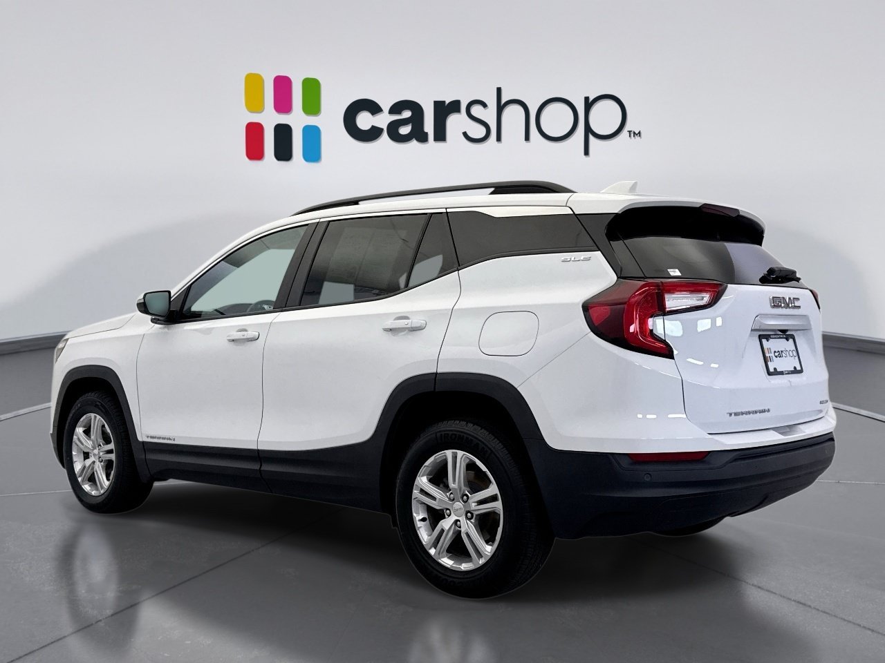 Used 2022 GMC Terrain SLE w/ Driver Convenience Package AWD/4WD image 3