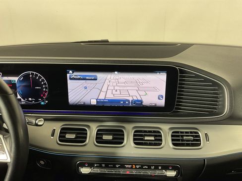 Used 2024 Mercedes-Benz GLE 450e 4MATIC image 13