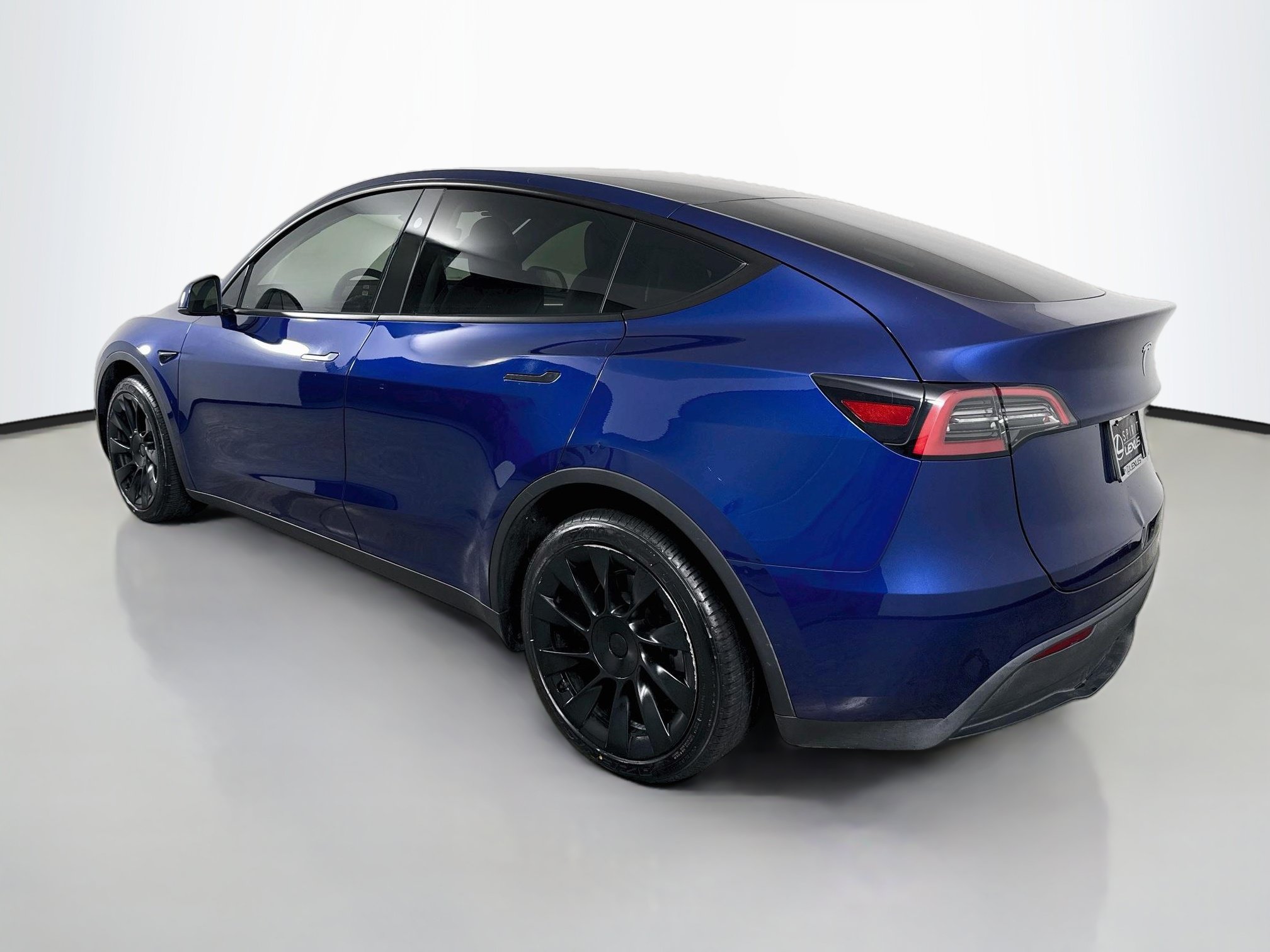Used 2023 Tesla Model Y Long Range AWD/4WD image 5