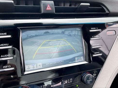 Used 2018 Toyota Camry XLE FWD image 27