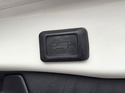 Used 2020 Toyota RAV4 XSE AWD/4WD image 13