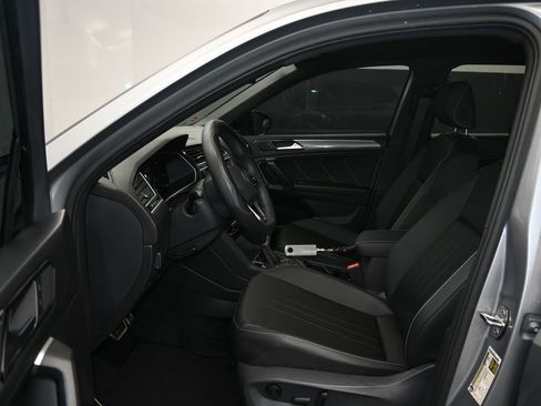 Used 2024 Volkswagen Tiguan SE R-Line image 13