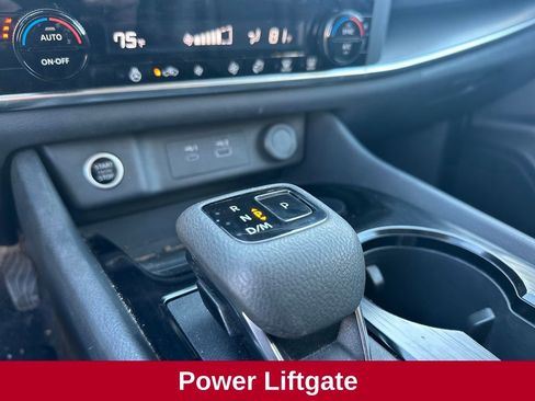 Used 2023 Nissan Rogue SV w/ SV Premium B Package image 17