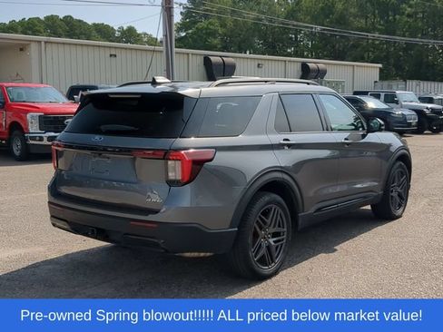 Used 2025 Ford Explorer ST-Line w/ ST-Line Street Pack AWD/4WD image 13