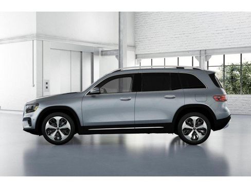 Used 2025 Mercedes-Benz GLB 250 image 33