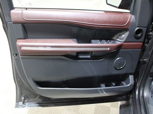 Used 2022 Ford Expedition Max Limited image 20