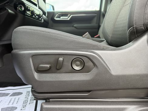 Used 2025 Chevrolet Silverado 1500 LT AWD/4WD image 13