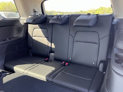 Certified 2025 Nissan Pathfinder Platinum w/ Cargo Package image 16