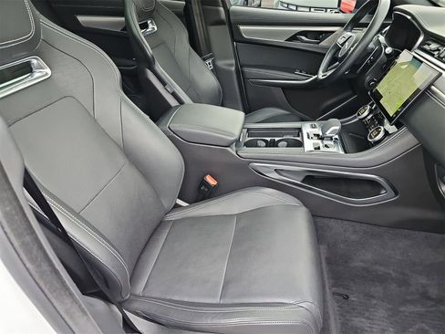 Used 2024 Jaguar F-PACE R-Dynamic S image 18