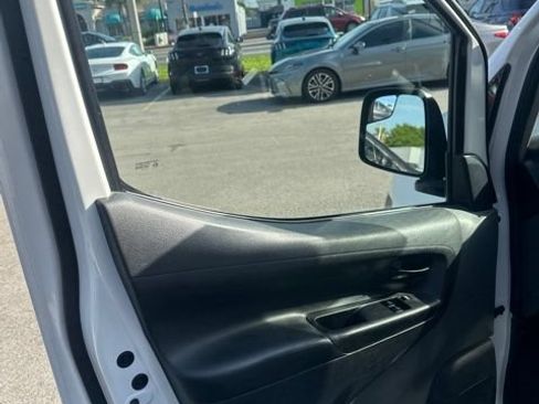 Used 2015 Nissan NV200 S FWD image 17