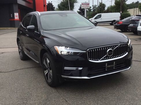 Used 2023 Volvo XC60 T8 Plus AWD/4WD image 1