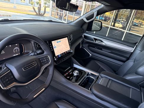 New 2026 Jeep Grand Wagoneer Limited image 16