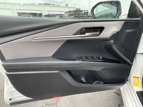 Used 2025 Toyota Camry SE w/ Convenience Package FWD image 19